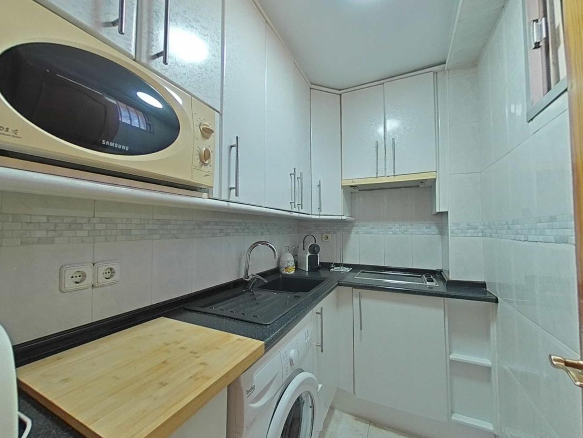 Acogedor En La Carihuela Con Plaza De Garaje Garantizada! Sol Montemar Apartment Торемолинос Екстериор снимка