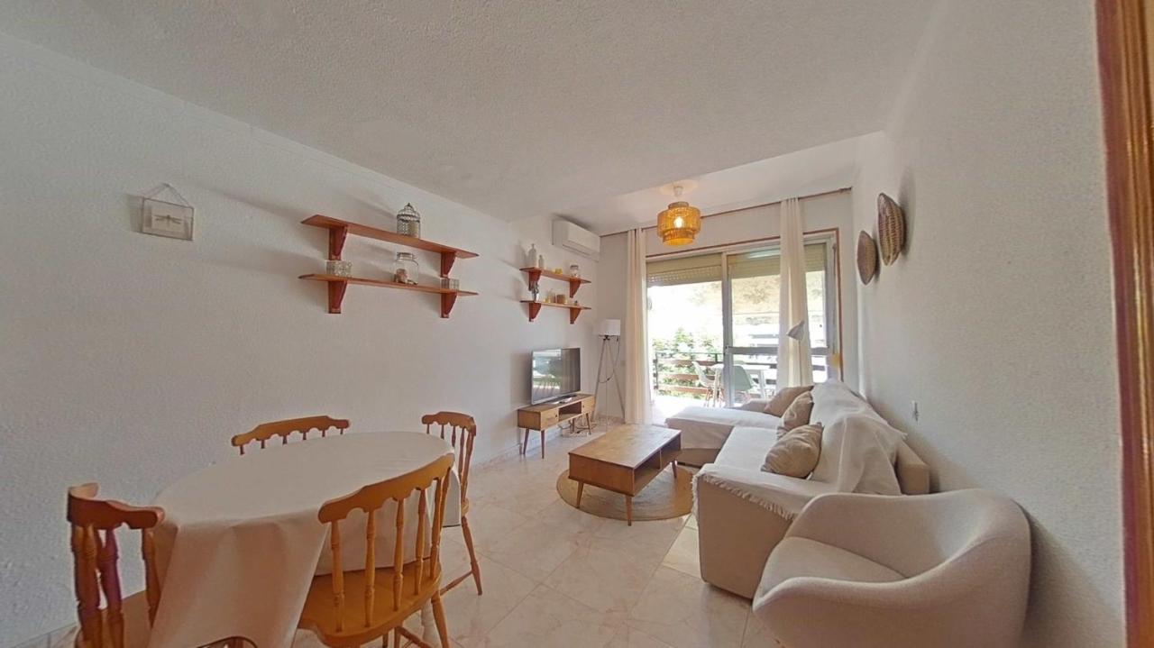 Acogedor En La Carihuela Con Plaza De Garaje Garantizada! Sol Montemar Apartment Торемолинос Екстериор снимка